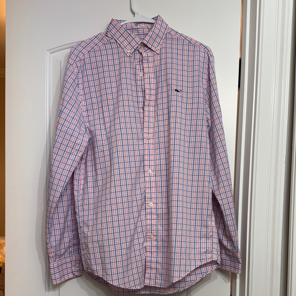 Vineyard Vines Men's performance shirt in Pink and Blue. men’s small.